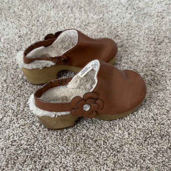 Crazy 8 toddler Girls brown clogs with faux fur lining Size 12 - Picture 9 of 9